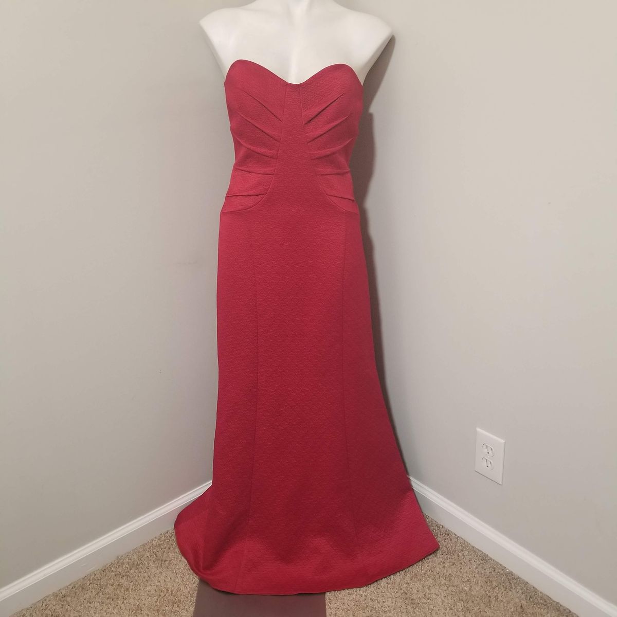 Queenly | Buy and sell prom, pageant, and formal dresses