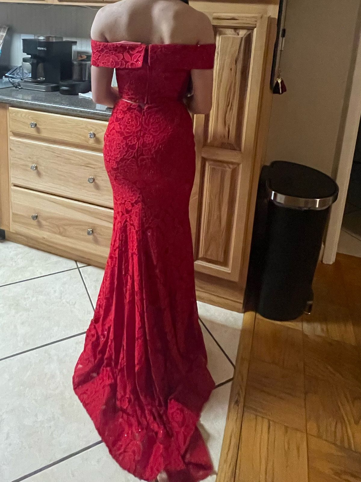 Style 27443 La Femme Size 0 Prom Off The Shoulder Red Dress With Train on Queenly