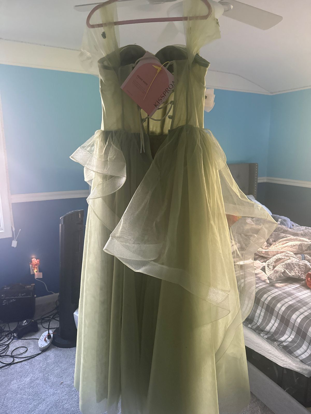 Size 8 Prom Off The Shoulder Green Ball Gown on Queenly