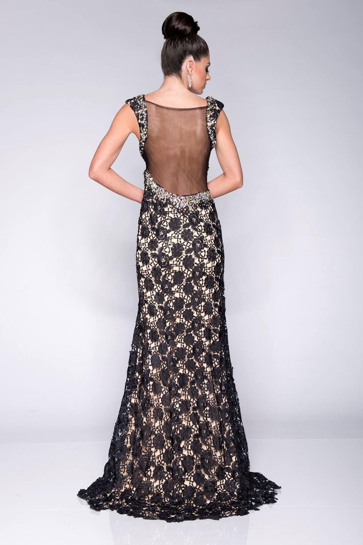 Size 0 Prom Plunge Black Side Slit Dress on Queenly
