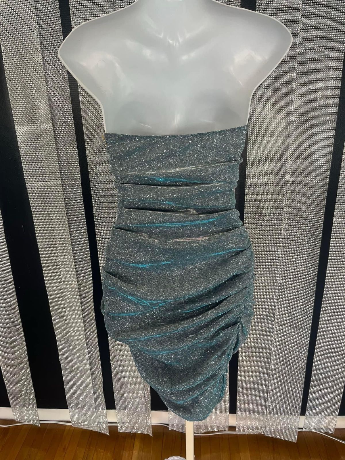 Size 0 Prom Strapless Blue Cocktail Dress on Queenly
