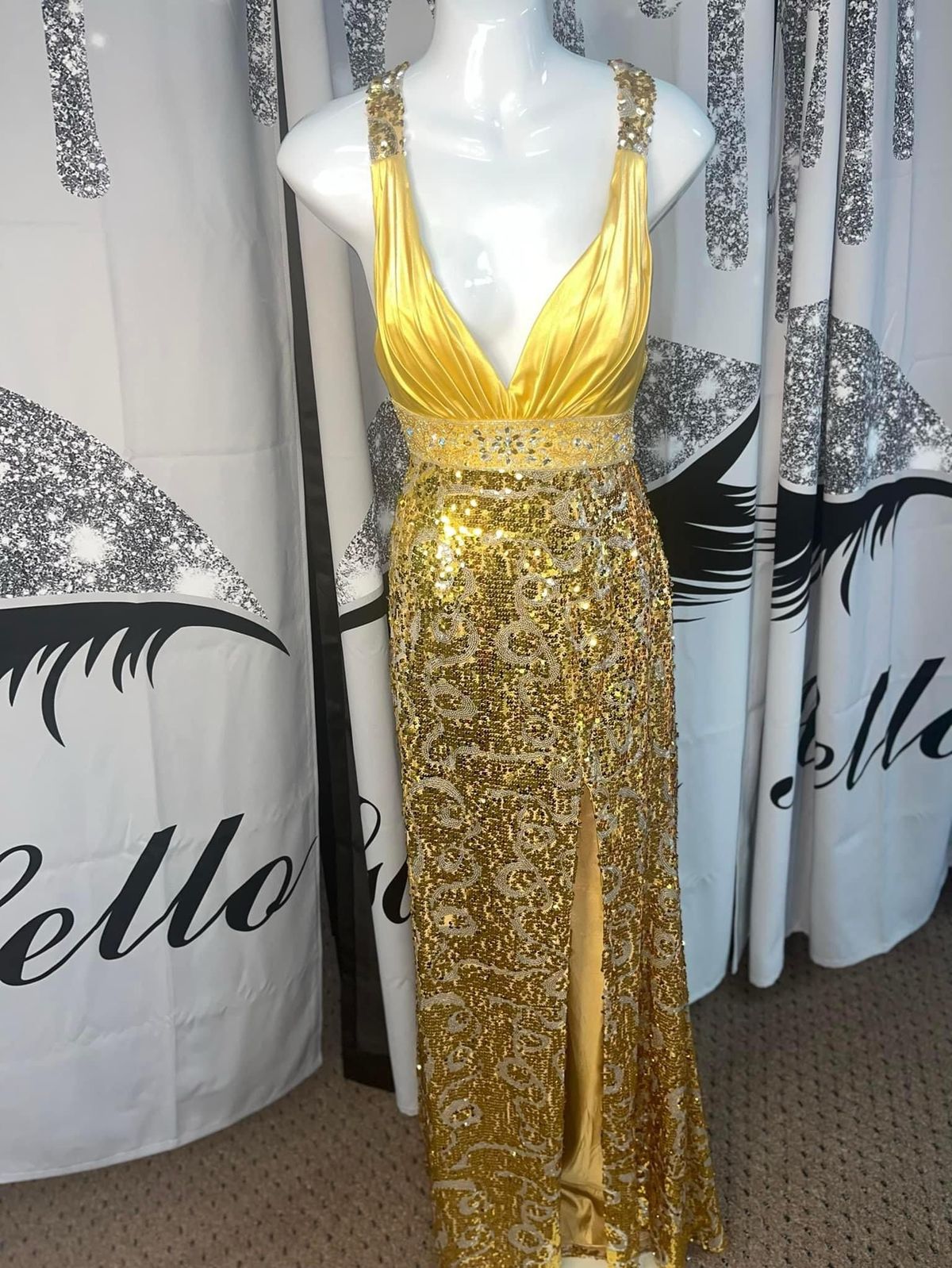 Queenly | Buy and sell prom, pageant, and formal dresses