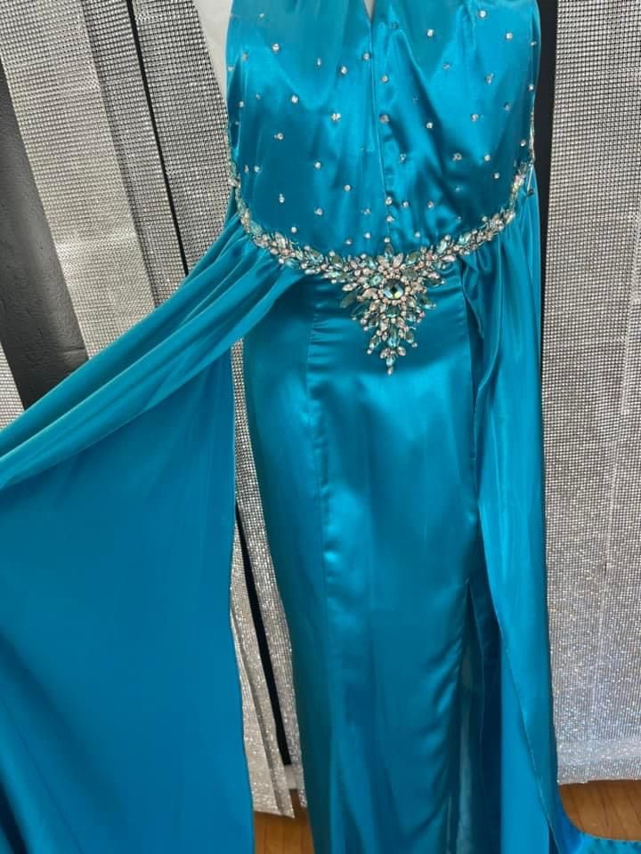 Size 4 Prom High Neck Blue Side Slit Dress on Queenly