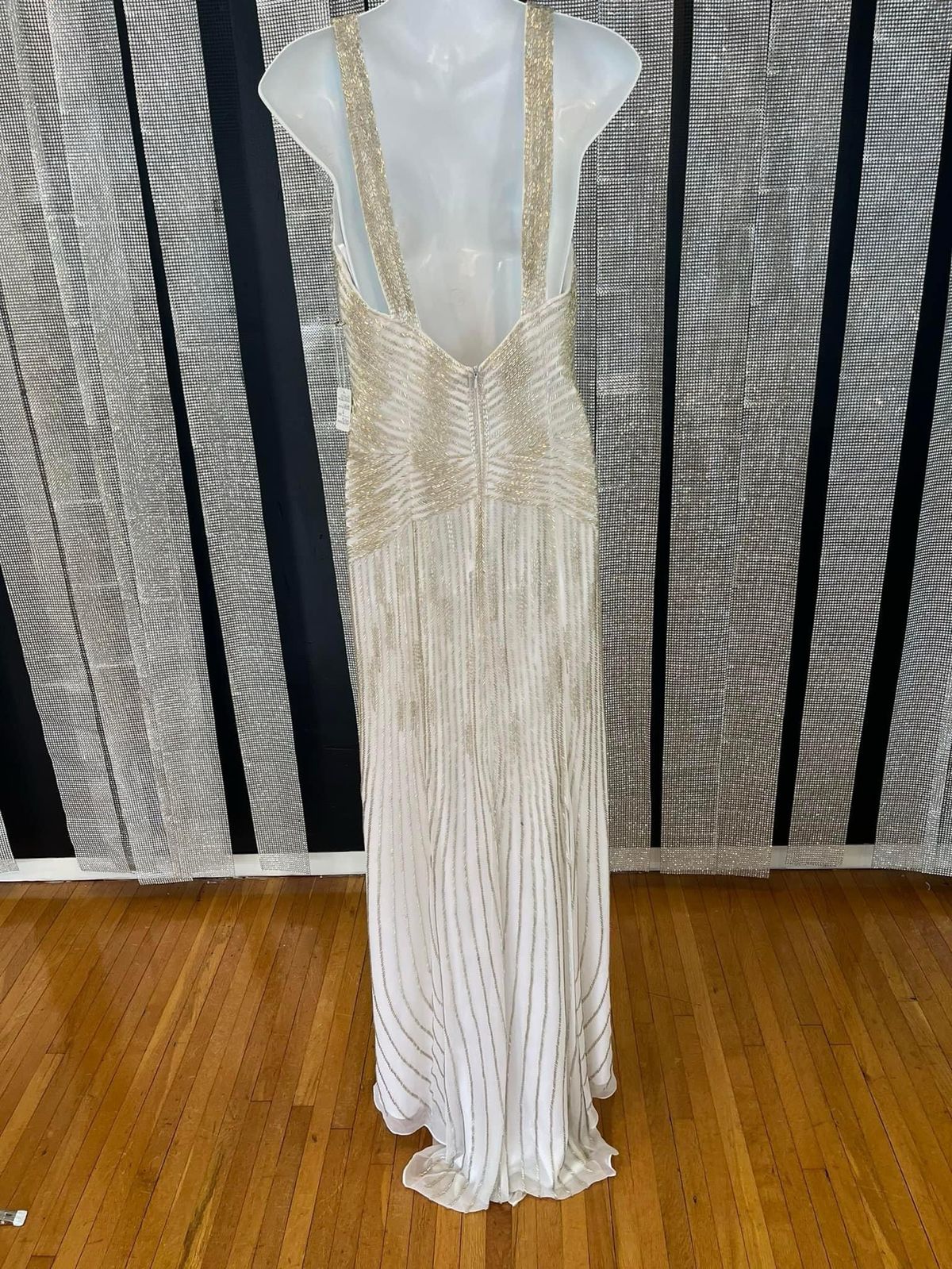 Size 4 Prom Plunge White Side Slit Dress on Queenly