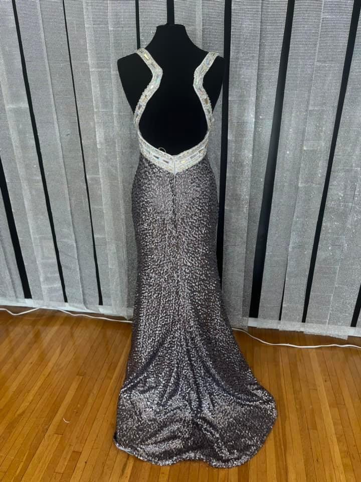 Size 4 Prom Plunge Gray Side Slit Dress on Queenly