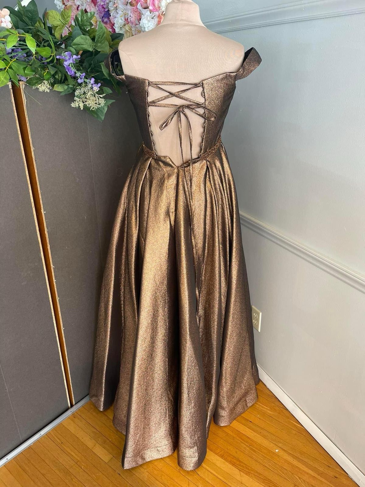 Size 4 Prom Off The Shoulder Brown Ball Gown on Queenly
