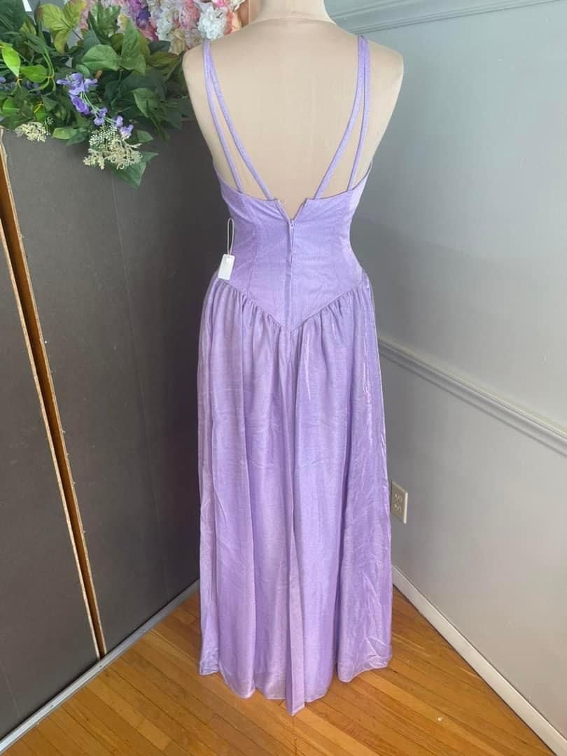 Size 4 Prom Plunge Purple A-line Dress on Queenly