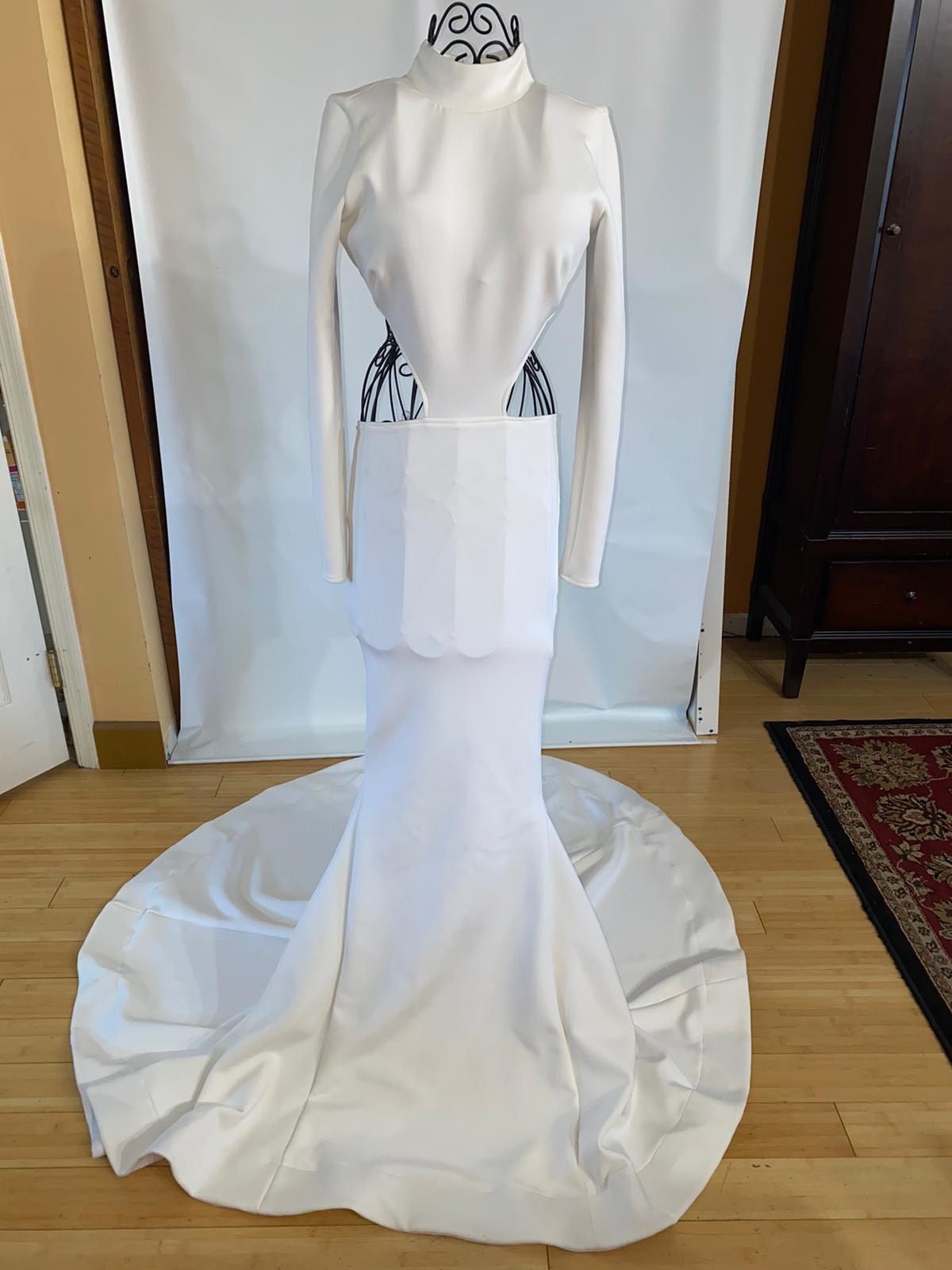 Wilfredo Gerardo Size 2 Long Sleeve White Dress With Train on Queenly