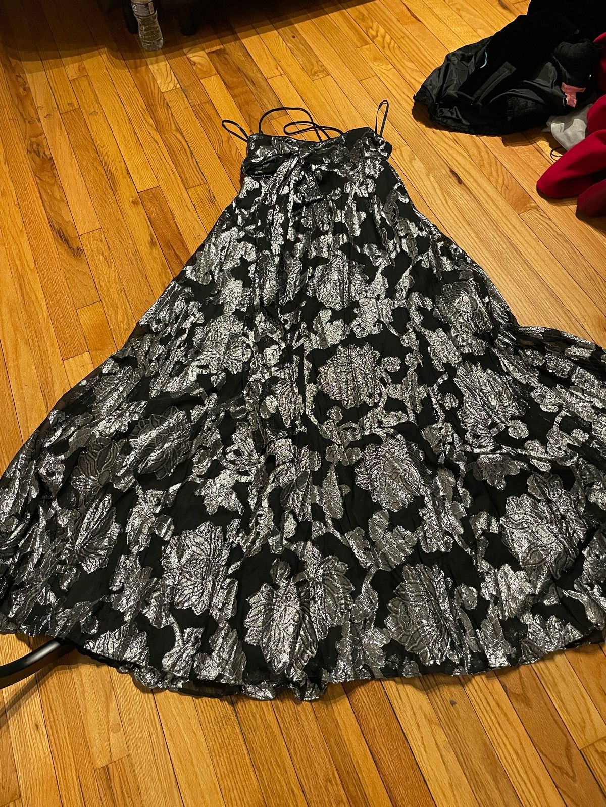 Metaphor Size 12 Prom Plunge Floral Silver A-line Dress on Queenly