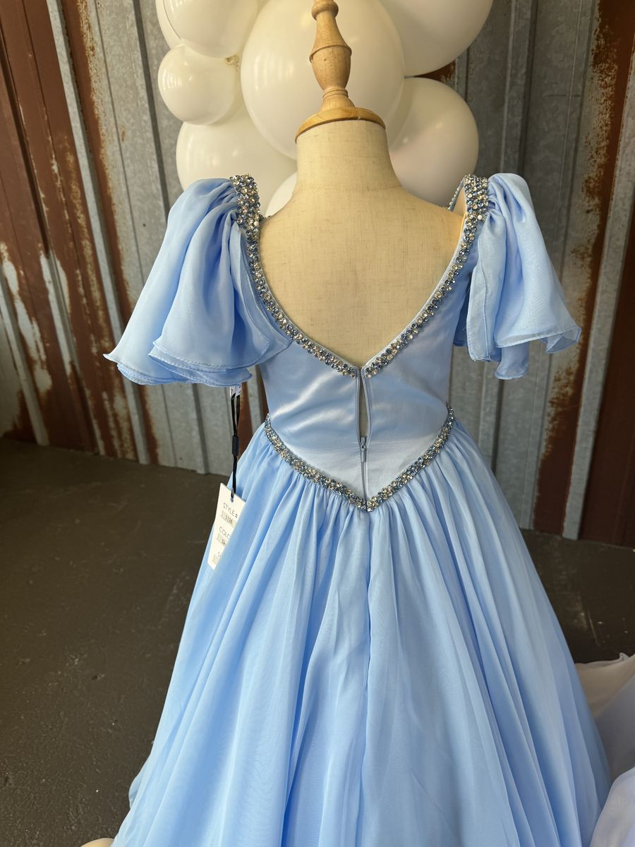 Samantha Blake Girls Size 2 Pageant Cap Sleeve Blue Ball Gown on Queenly