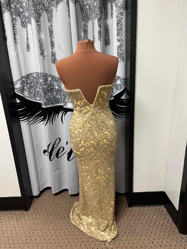Size 4 Prom Strapless Gold Floor Length Maxi on Queenly