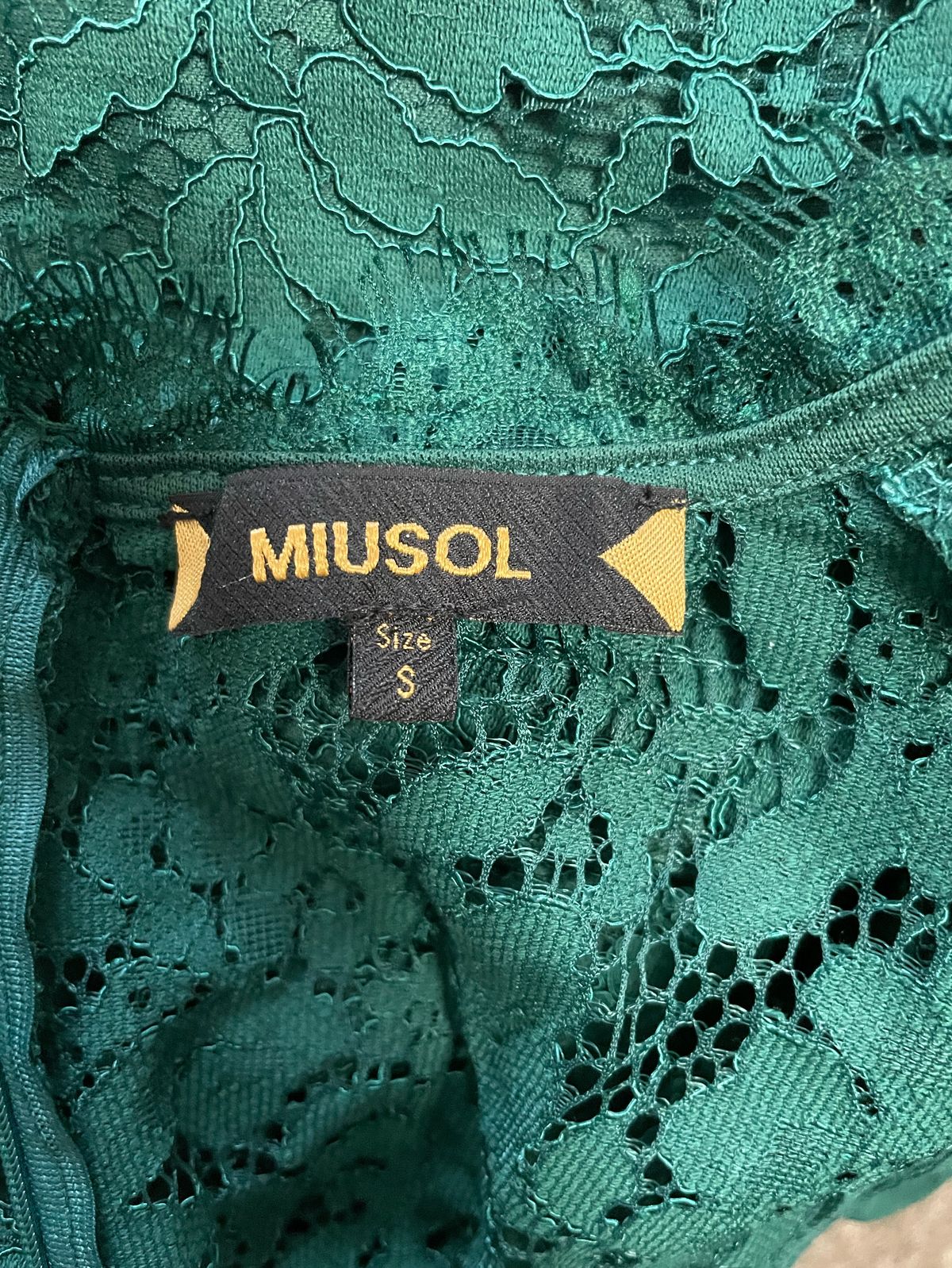 Musol Size 4 Bridesmaid Cap Sleeve Lace Green A-line Dress on Queenly