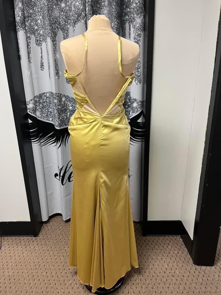 Size 4 Prom Plunge Gold Floor Length Maxi on Queenly