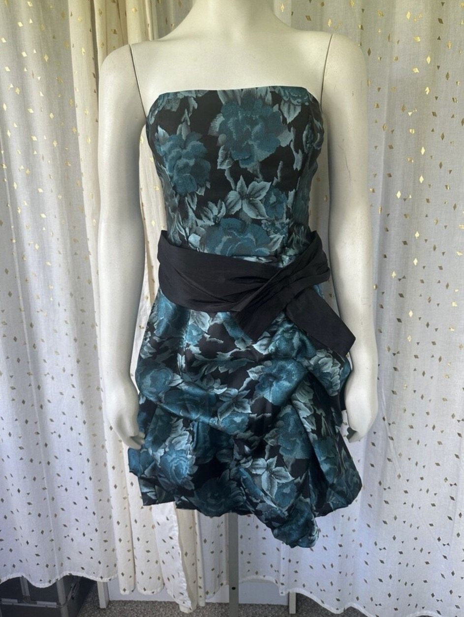 Dancing Queen Size M Prom Strapless Floral Black Cocktail Dress on Queenly