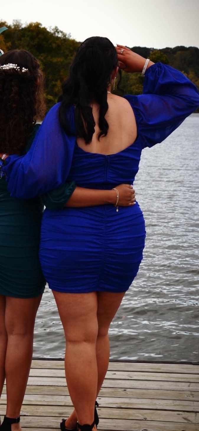 Size 14 Prom Long Sleeve Blue Cocktail Dress on Queenly