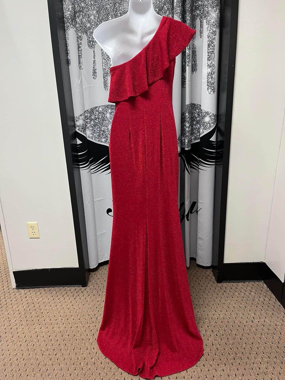 Size 0 Prom One Shoulder Red Floor Length Maxi on Queenly