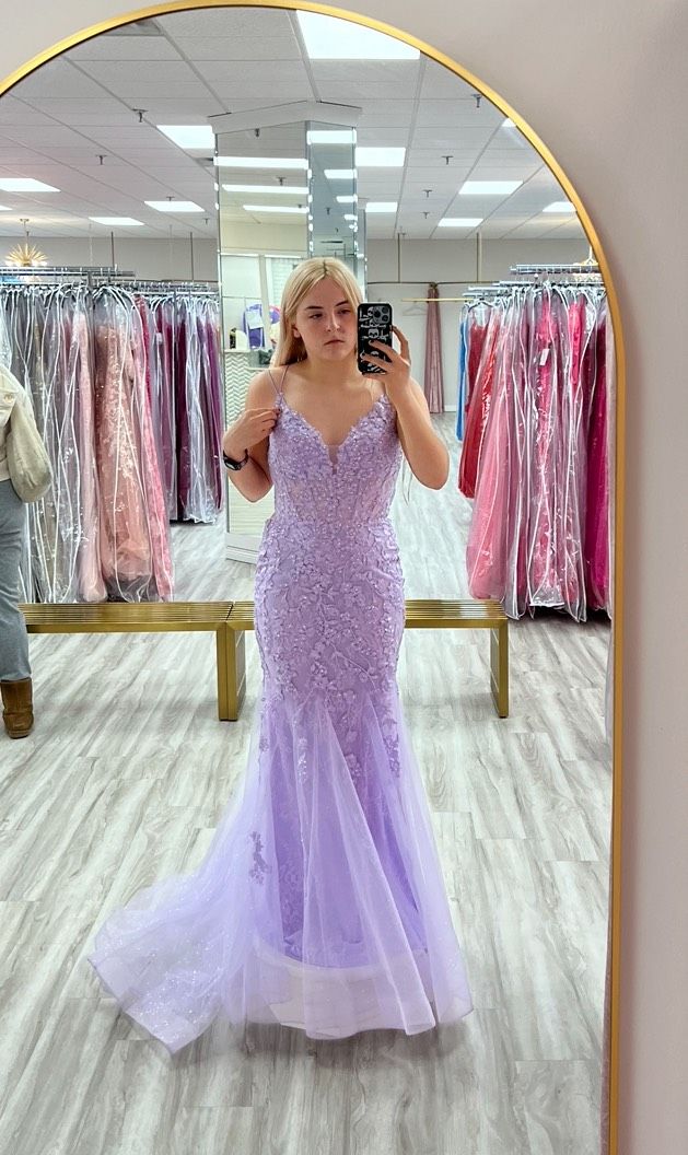 Size 8 Prom Plunge Purple Mermaid Dress on Queenly