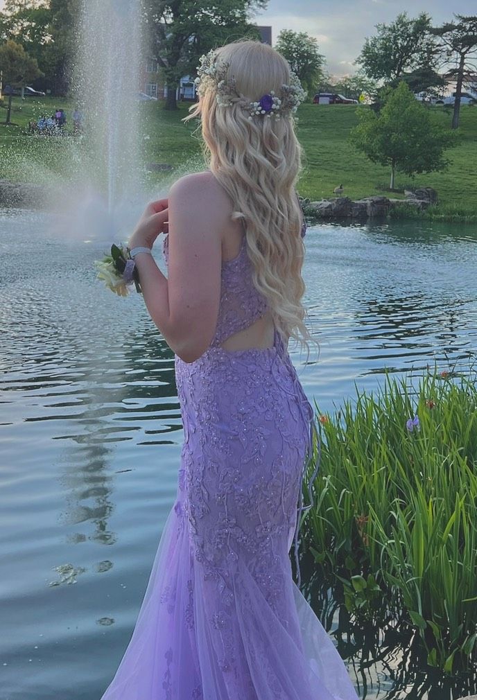 Size 8 Prom Plunge Purple Mermaid Dress on Queenly