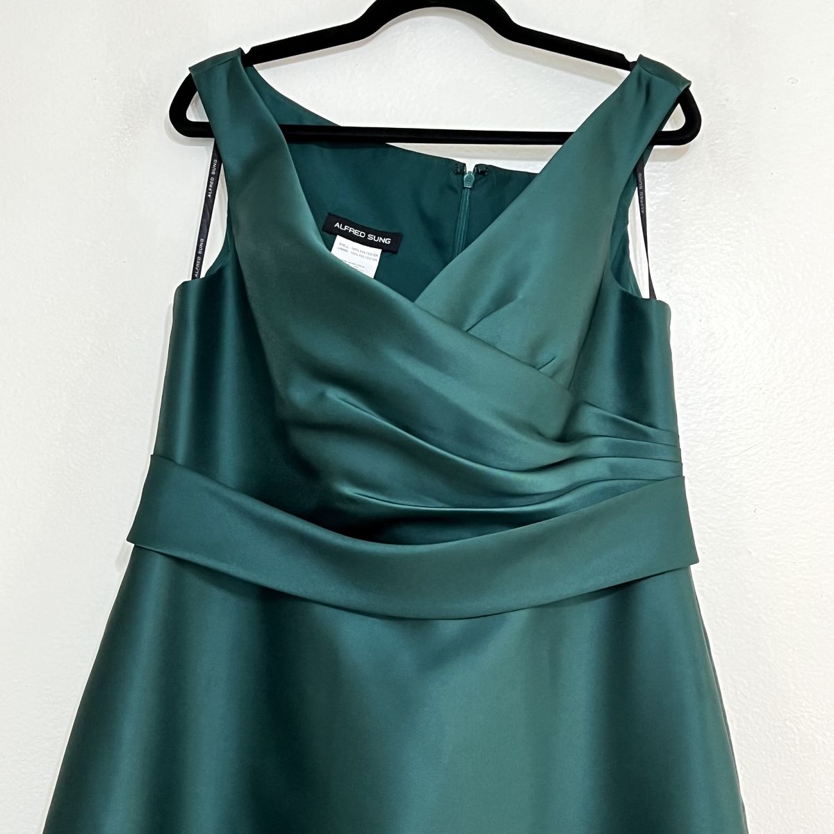 Style D811 Alfred Sung Size 4 Off The Shoulder Green A-line Dress on Queenly