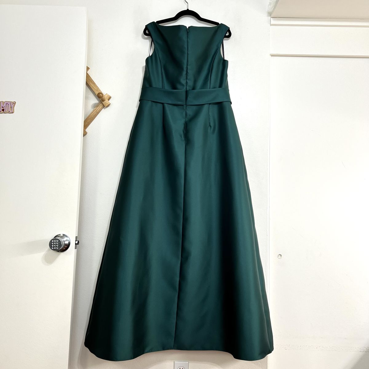 Style D811 Alfred Sung Size 8 Off The Shoulder Green A-line Dress on Queenly