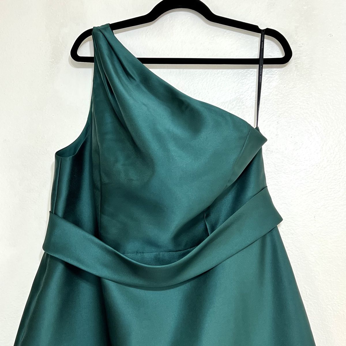 Style D815 Alfred Sung Plus Size 16 One Shoulder Green A-line Dress on Queenly