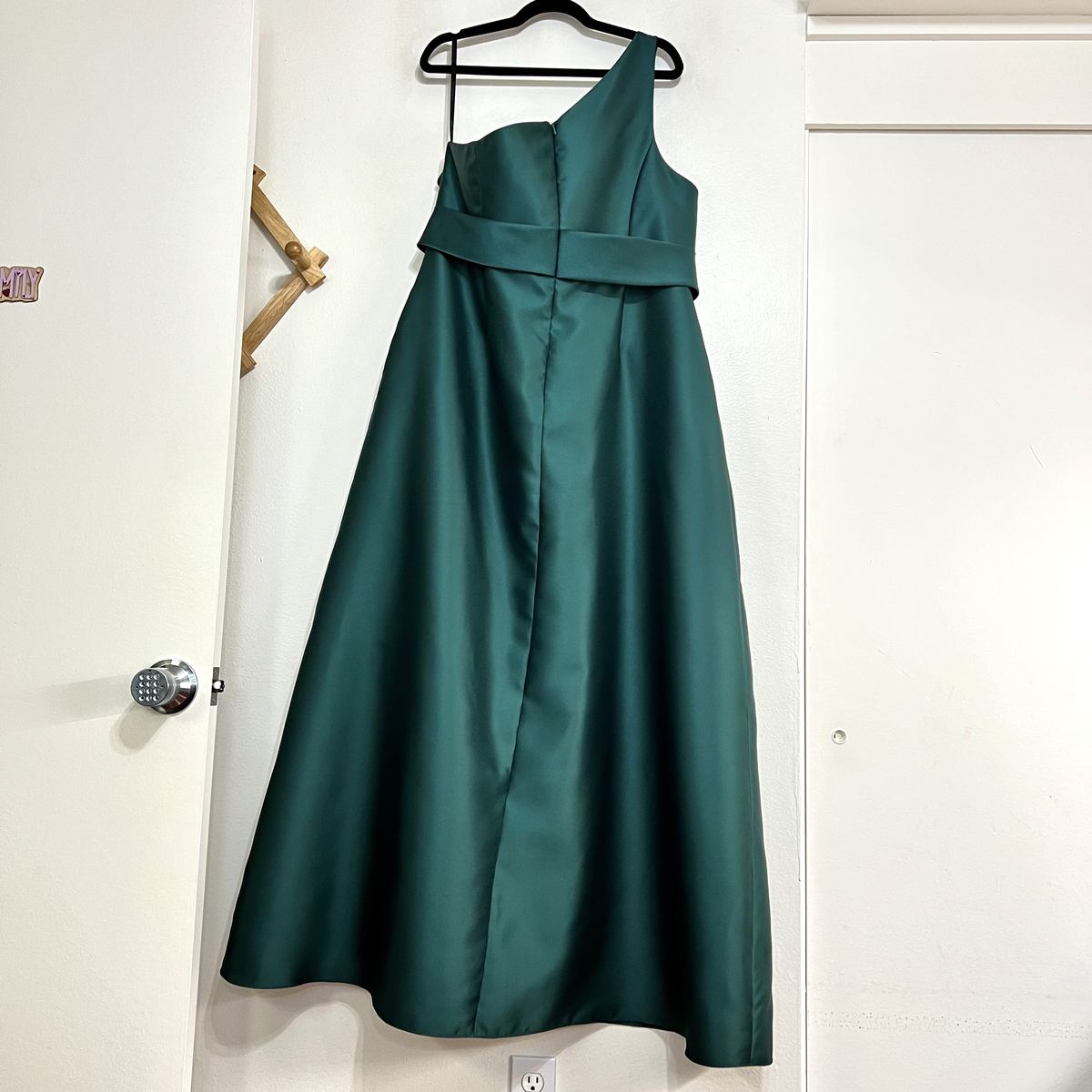 Style D815 Alfred Sung Plus Size 16 One Shoulder Green A-line Dress on Queenly