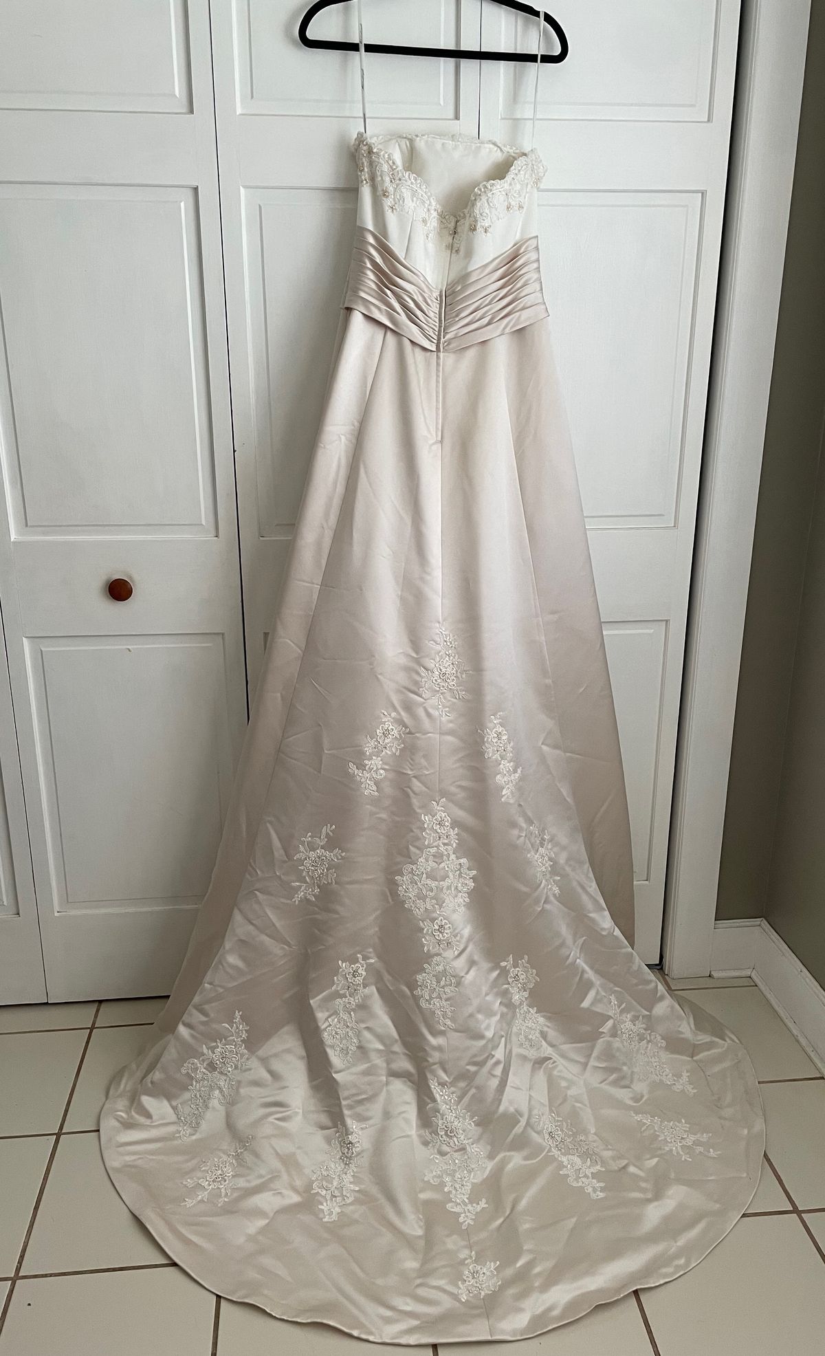 Size 14 Wedding Strapless White Dress With Train on Queenly