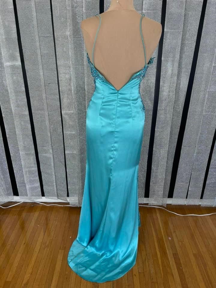 Size 4 Prom Plunge Blue Mermaid Dress on Queenly