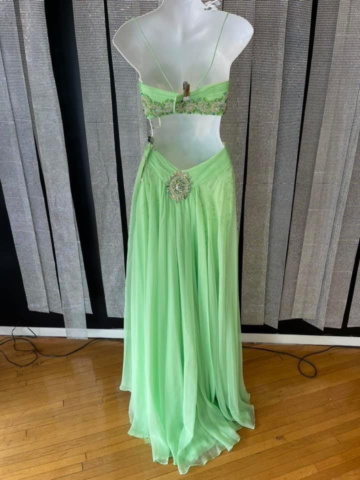 Size 4 Prom Plunge Green A-line Dress on Queenly