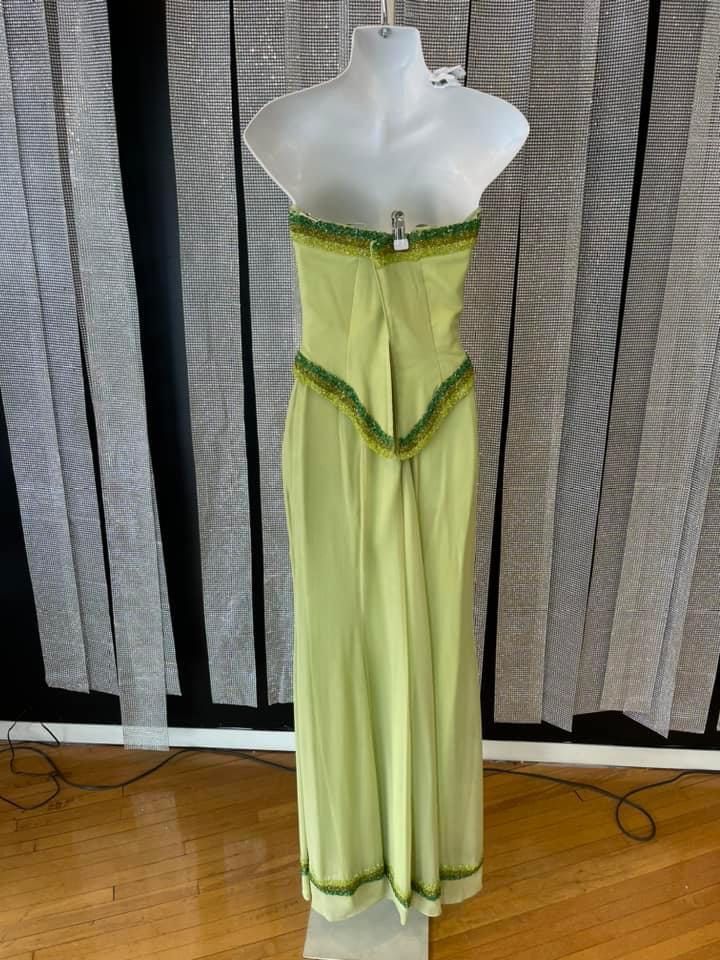 Size 4 Prom Strapless Green Floor Length Maxi on Queenly