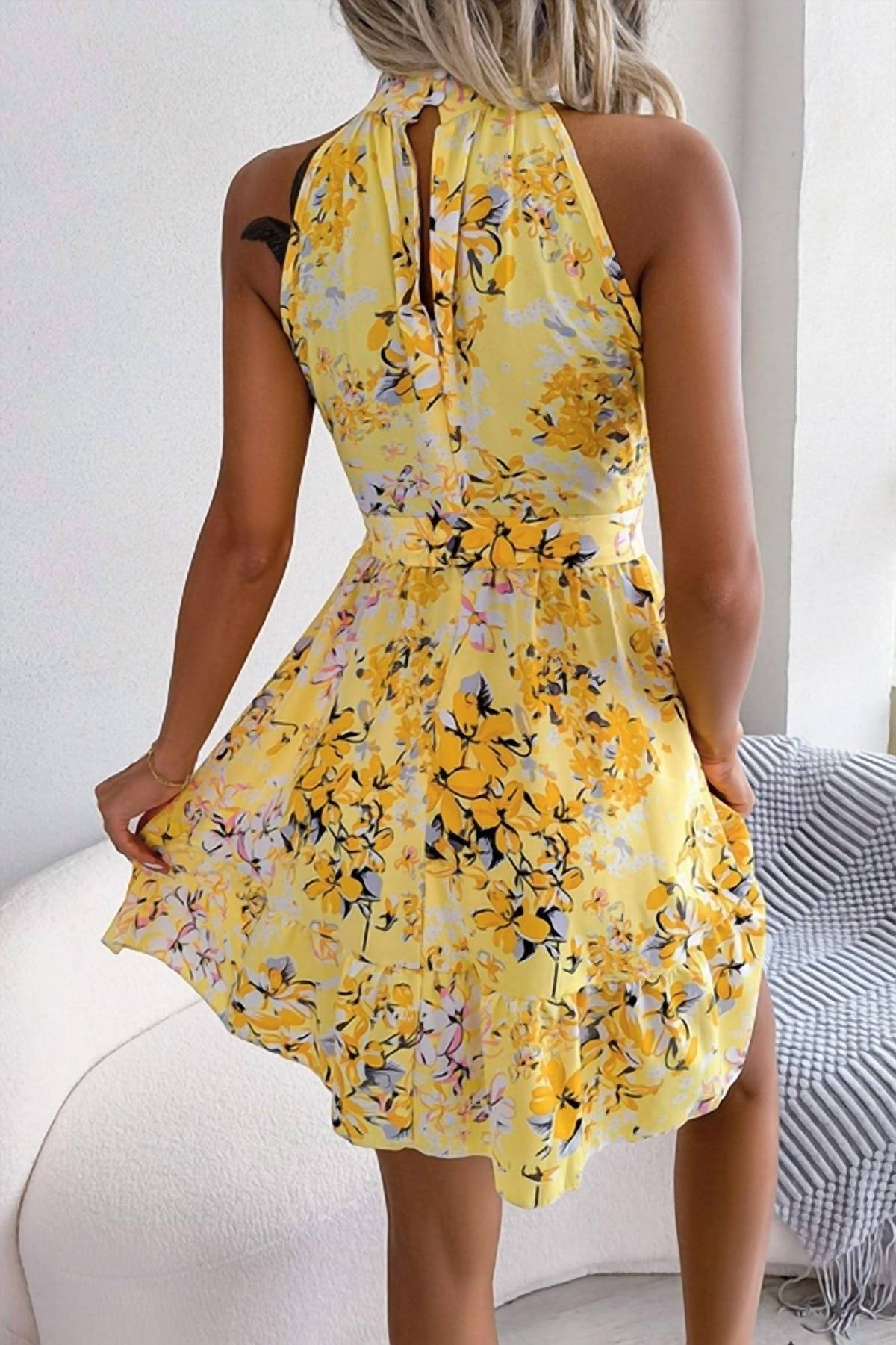 Style 1-2527425031-149 FAIRE Size L Halter Floral Yellow Cocktail Dress on Queenly