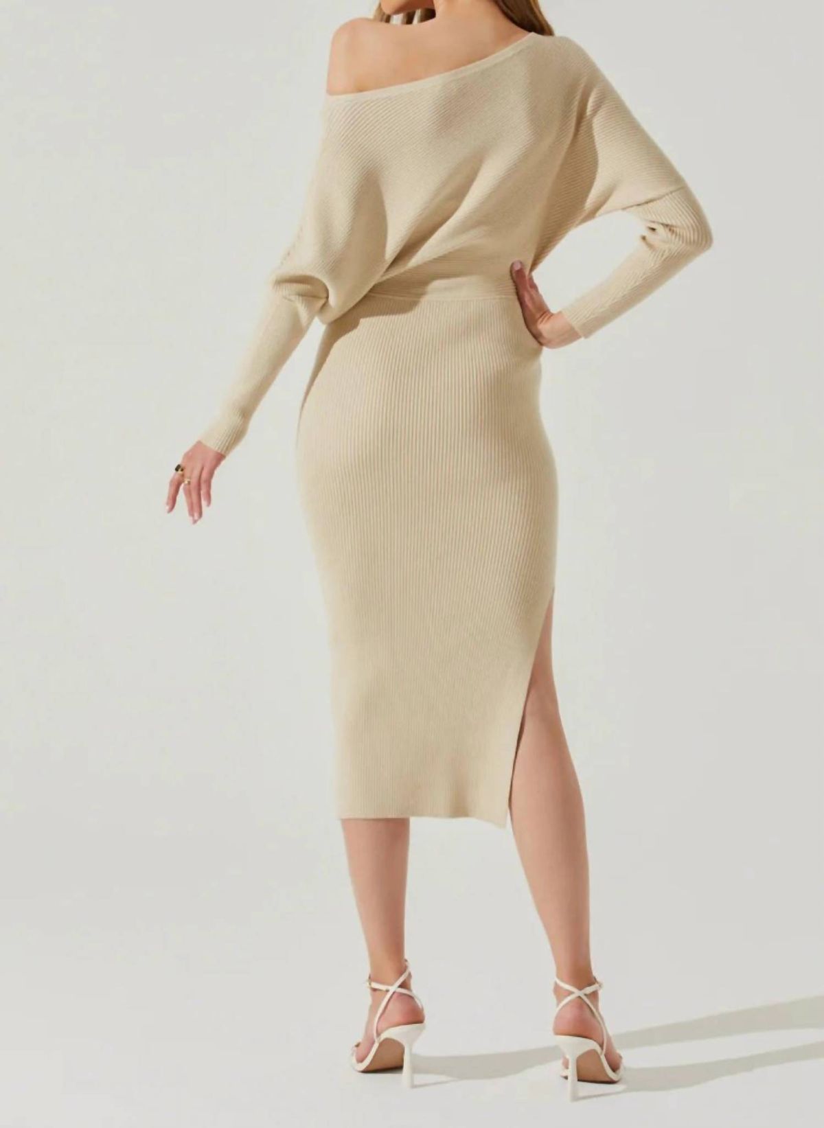 Style 1-3027728685-149 ASTR Size L Nude Cocktail Dress on Queenly