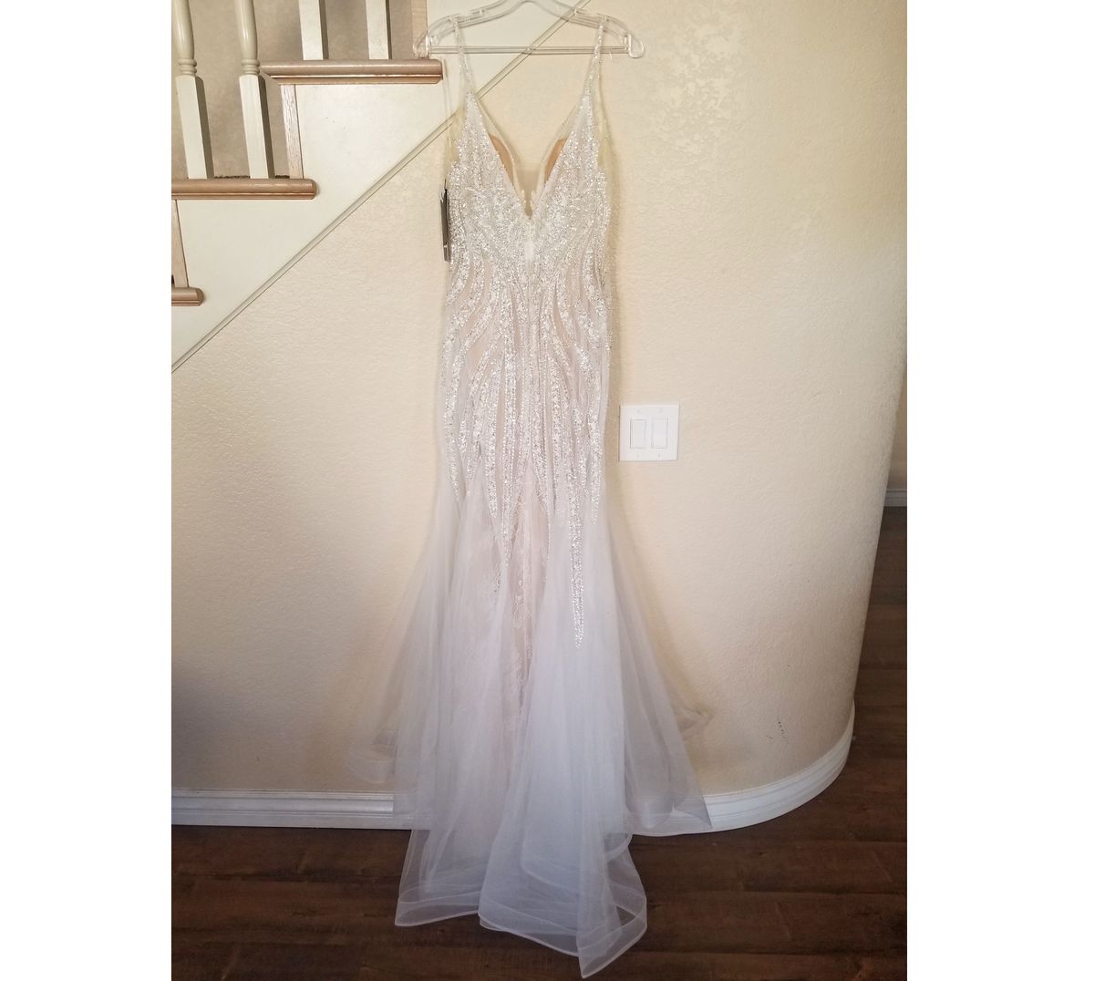 Style Off White Tulle & Chantilly Lace Sequin Mermaid Wedding Dress Size 4 Wedding Plunge Lace White Mermaid Dress on Queenly