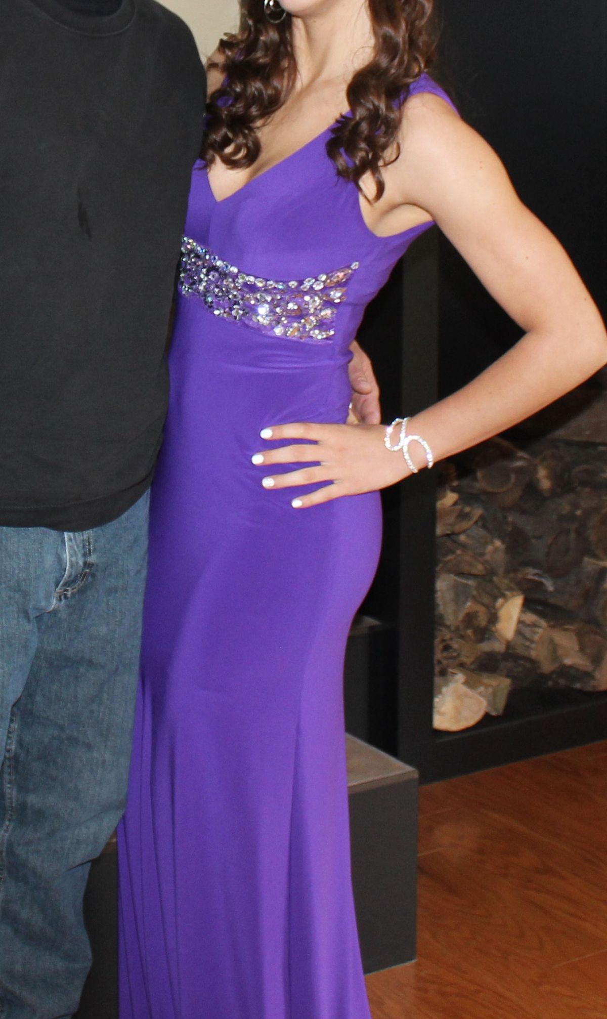 Size 6 Prom Plunge Purple A-line Dress on Queenly