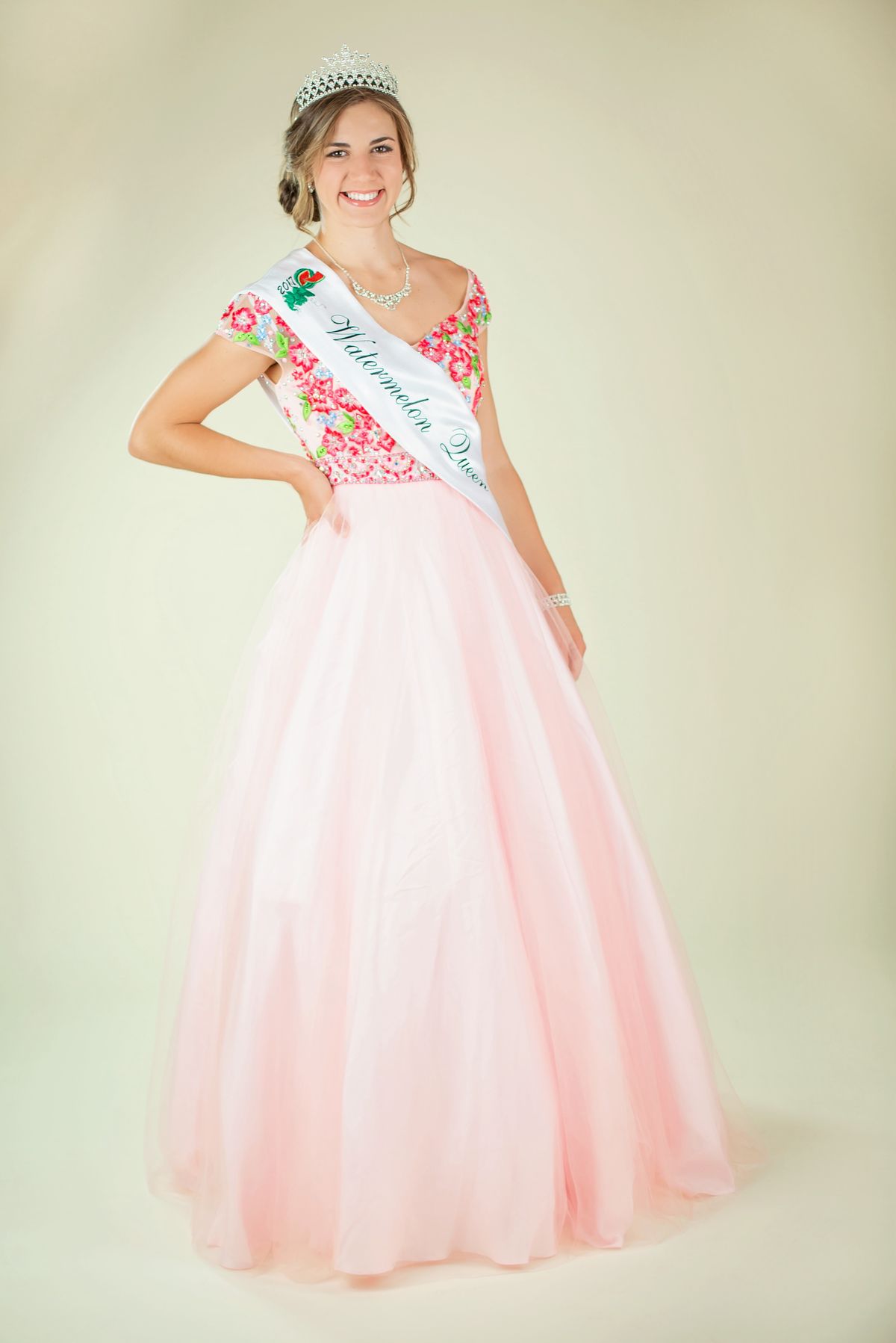 Size 2 Prom Off The Shoulder Pink Ball Gown on Queenly