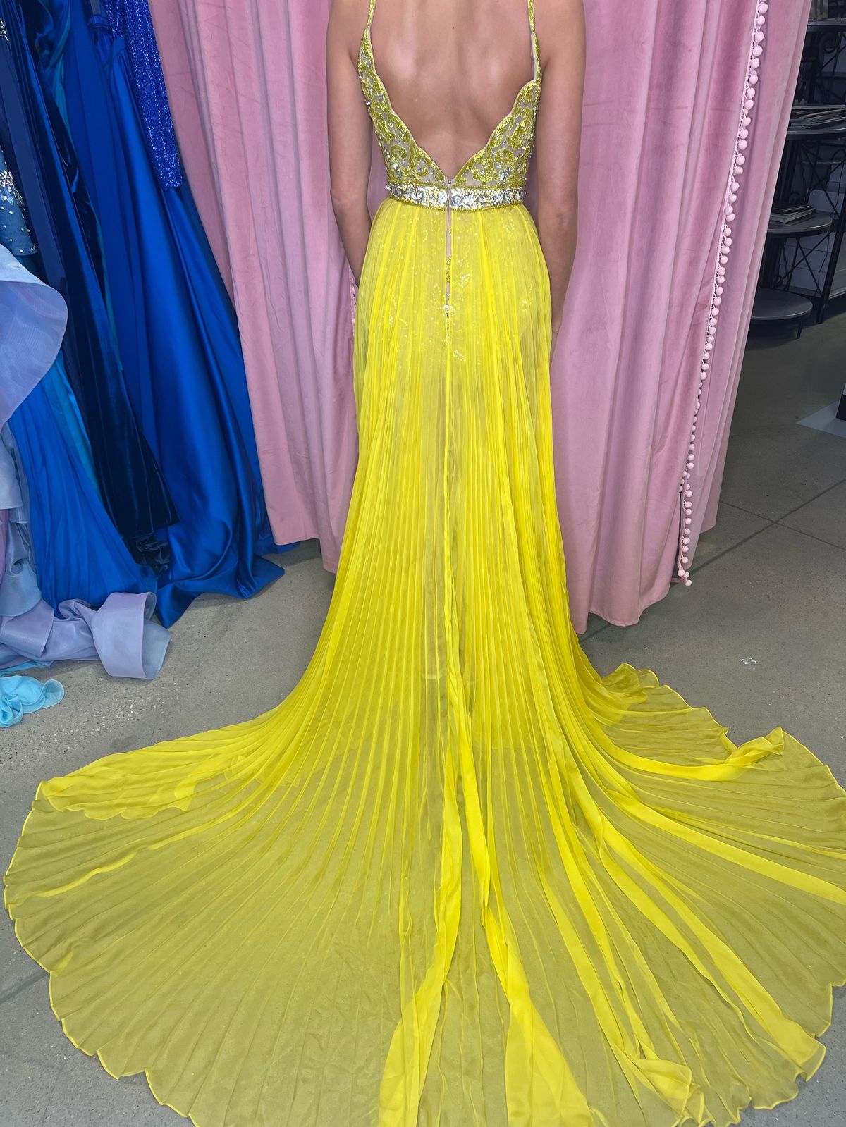 Sherri Hill Size 6 Pageant Plunge Yellow Side Slit Dress on Queenly