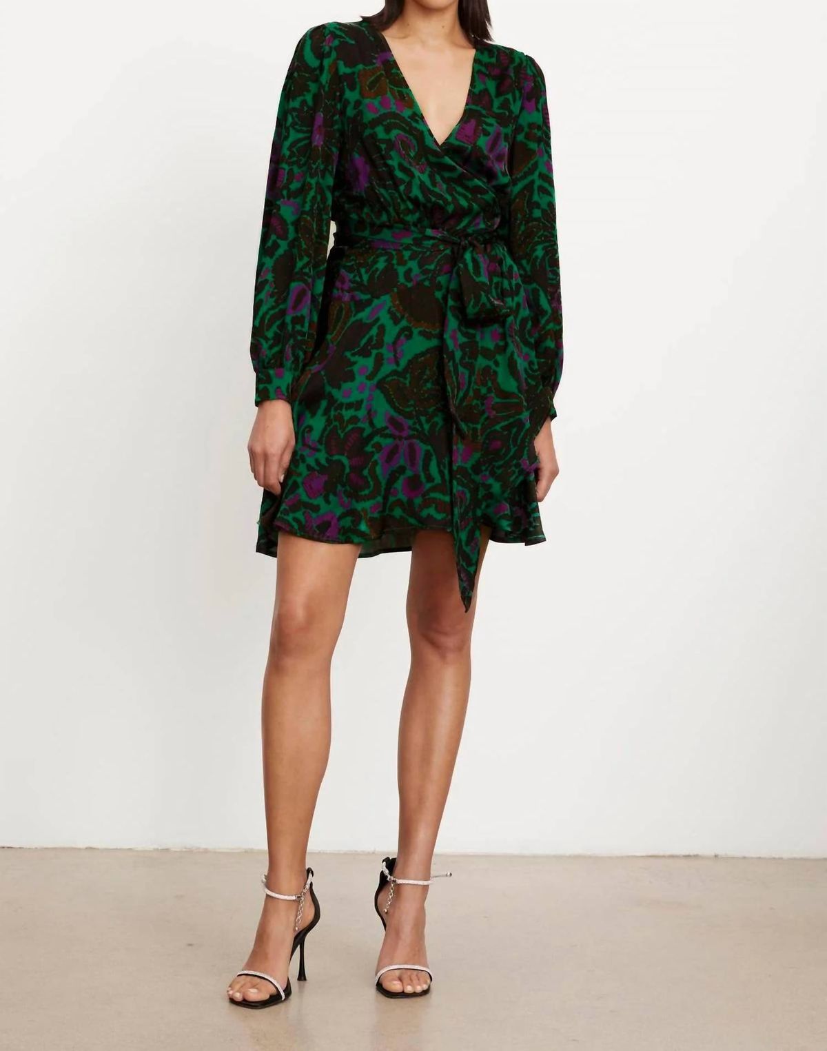 Style 1-3276173035-74 Velvet by Graham & Spencer Size S Prom Green Cocktail Dress on Queenly