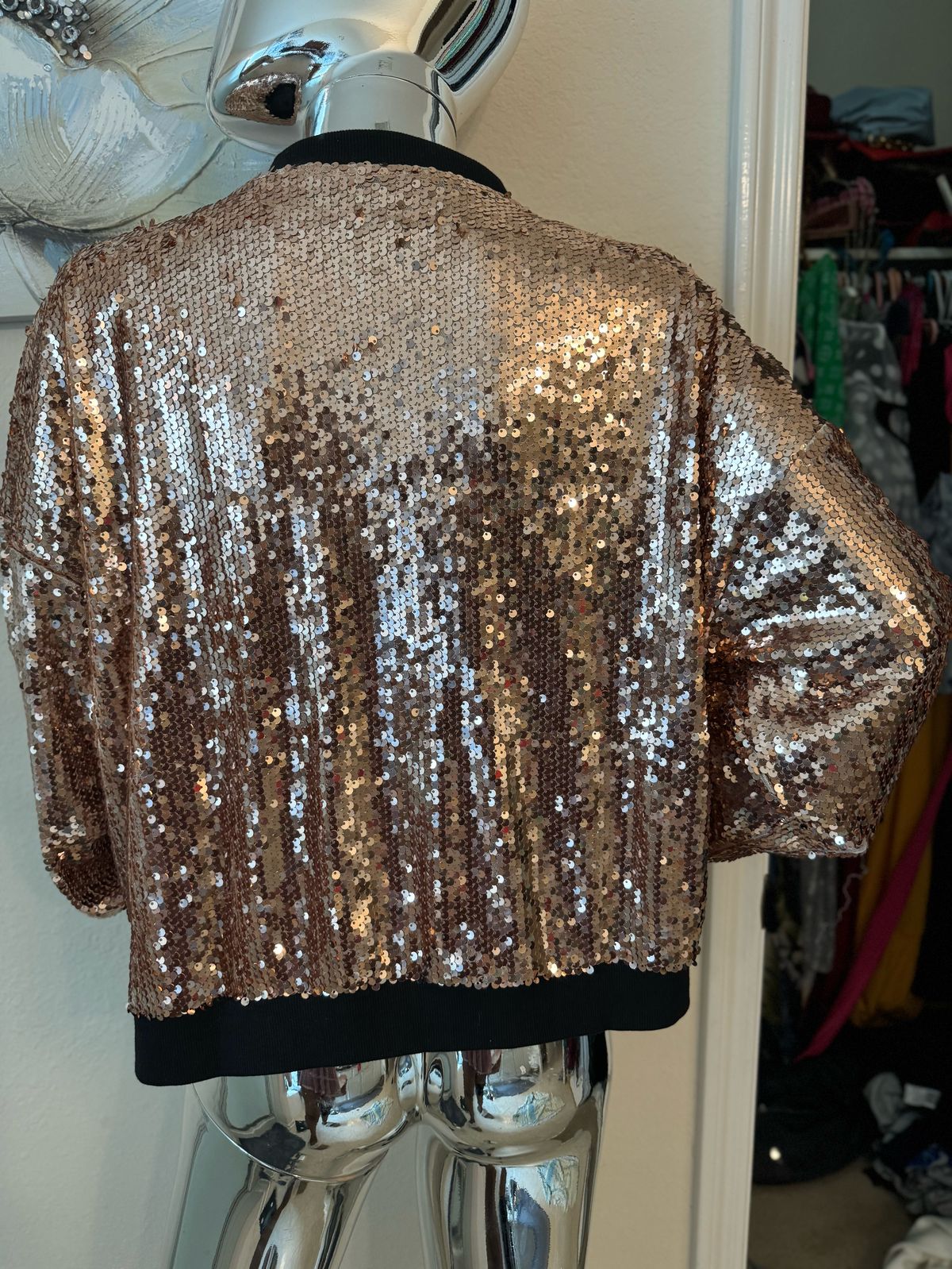 Size 14 Long Sleeve Gold Cocktail Dress on Queenly