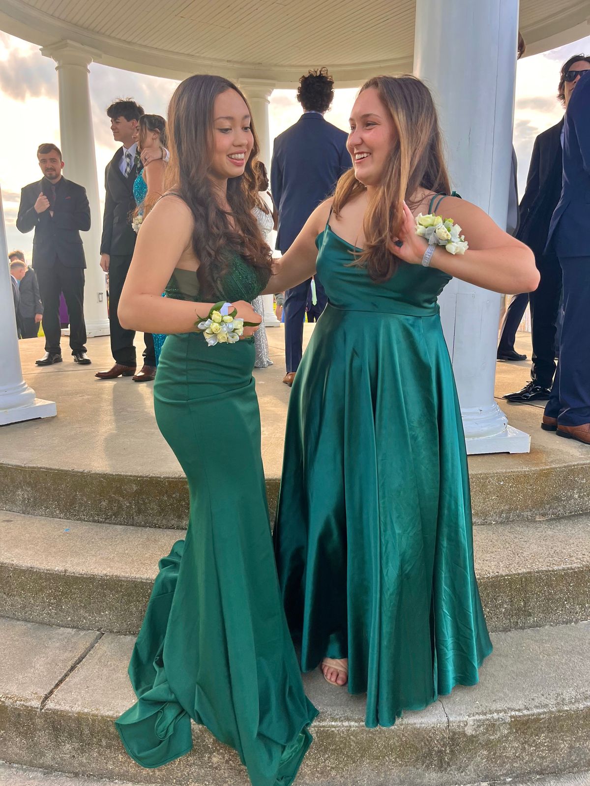 Style 4244 Dancing Queen Size XS Prom Plunge Green Mermaid Dress on Queenly