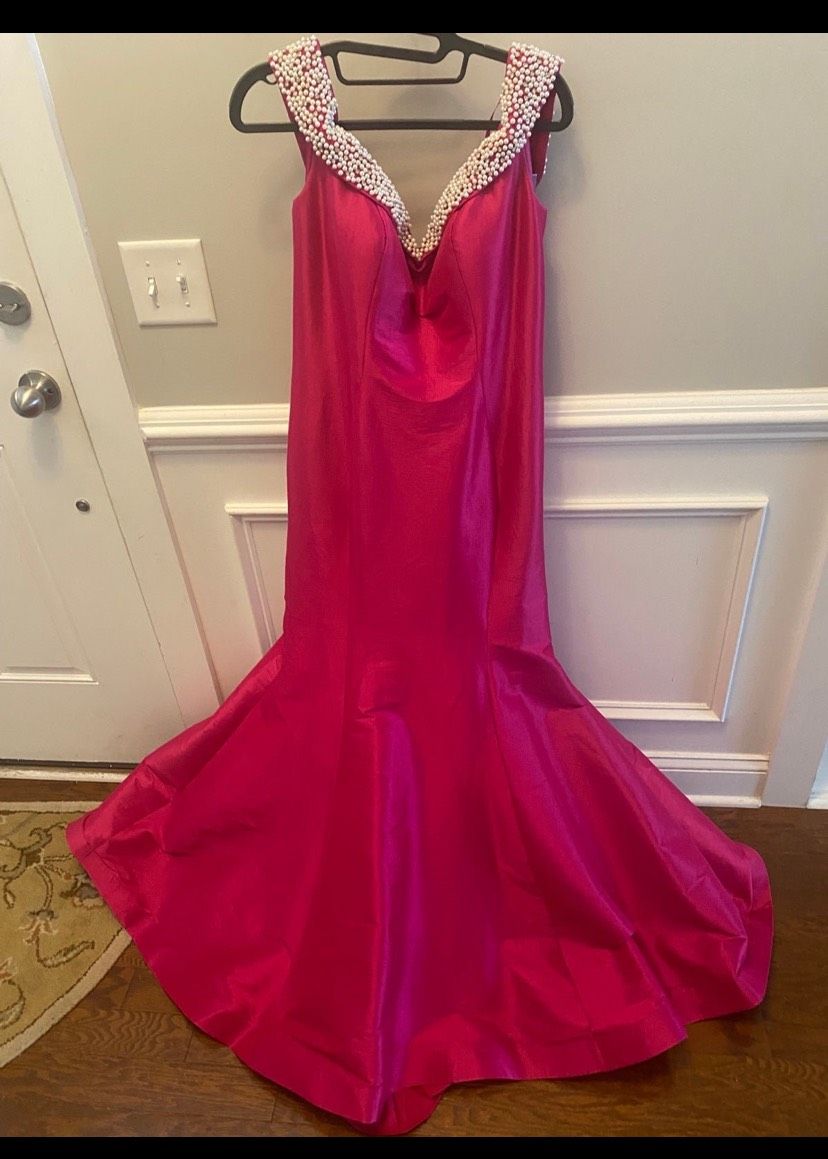 Style 66900L Mac Duggal Size 14 Off The Shoulder Pink Mermaid Dress on Queenly