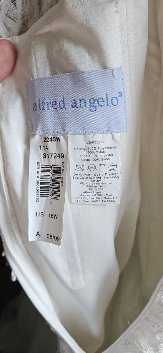 Alfred Angelo Plus Size 16 Nude Ball Gown on Queenly