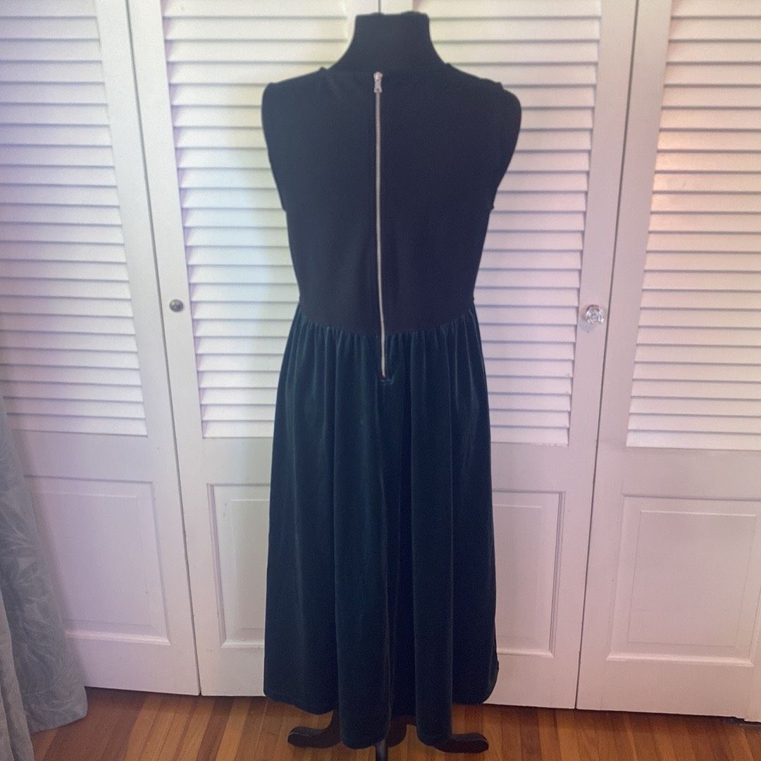 Gap Size 12 Velvet Green A-line Dress on Queenly