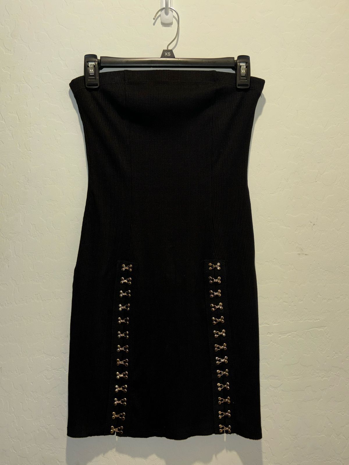 better be Size M Nightclub Strapless Black Cocktail Dress on Queenly