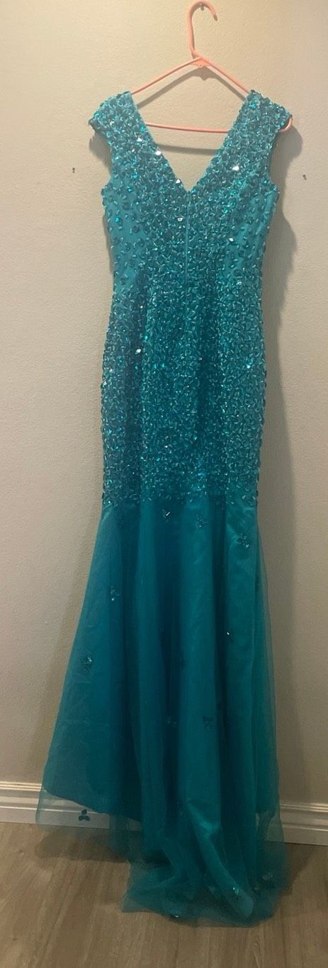 Size 12 Prom Plunge Blue Mermaid Dress on Queenly