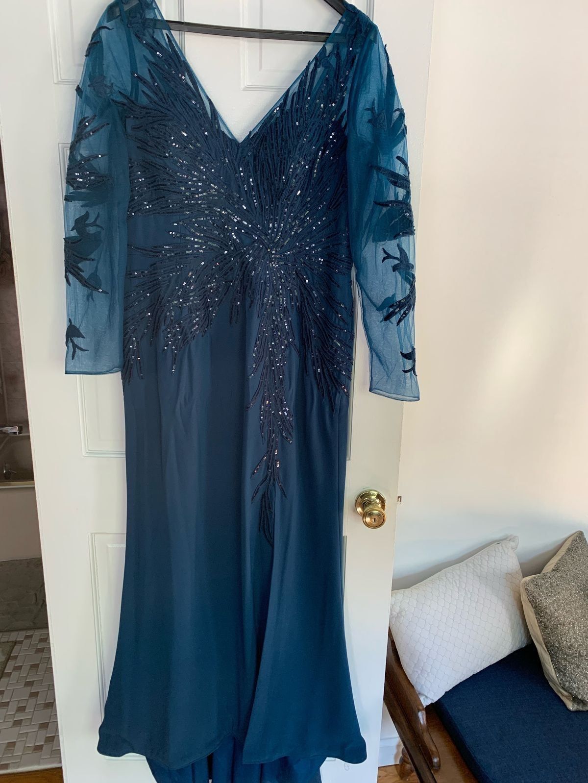 Alexander by Daymare Size 14 Long Sleeve Sequined Navy Blue Dress With Train on Queenly