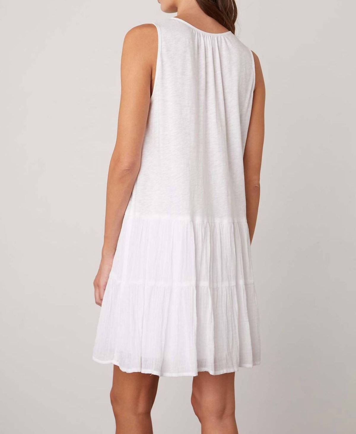 Style 1-1749835669-149 Velvet by Graham & Spencer Size L White Cocktail Dress on Queenly