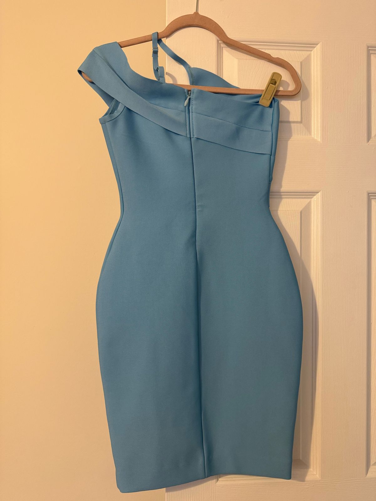 Bella Barnett Size 6 Prom One Shoulder Blue Cocktail Dress on Queenly