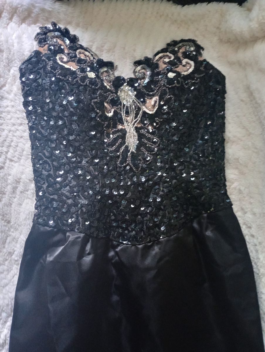 Queenly | Buy and sell prom, pageant, and formal dresses