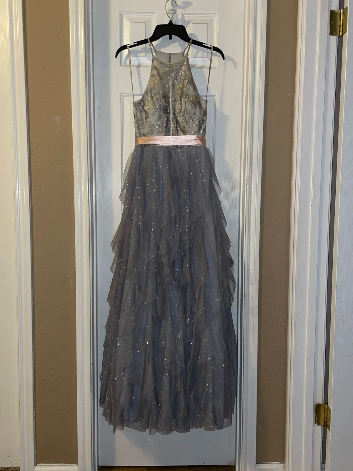 Queenly | Buy and sell prom, pageant, and formal dresses