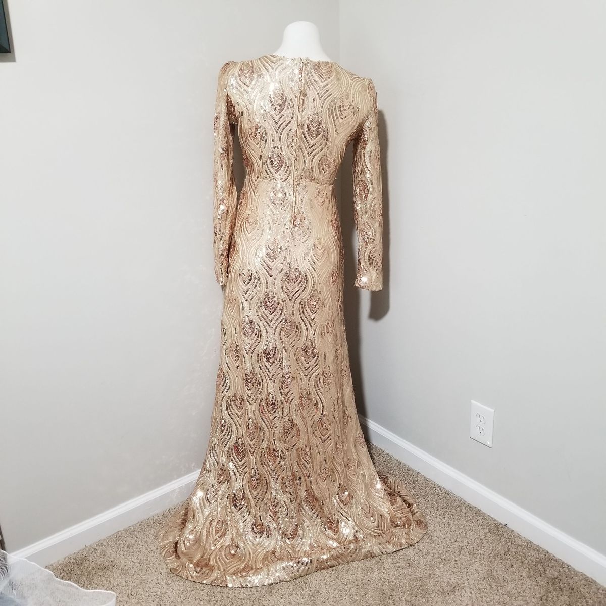 Style 1068 Baltic Born(?) Size 6 Plunge Rose Gold Mermaid Dress on Queenly